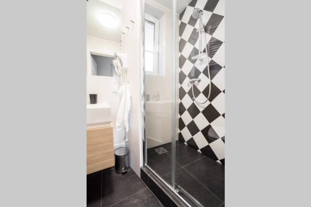 2Eco Royal Apart City Center Senatorska Old Town Варшава Екстериор снимка